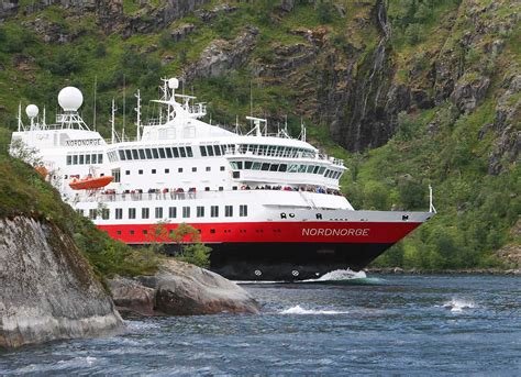 norwegian cruise liner hurtigruten